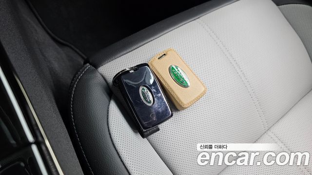 Land Rover Range Rover Velar 2.0 P250 Dynamic SE 2026 — фото 28