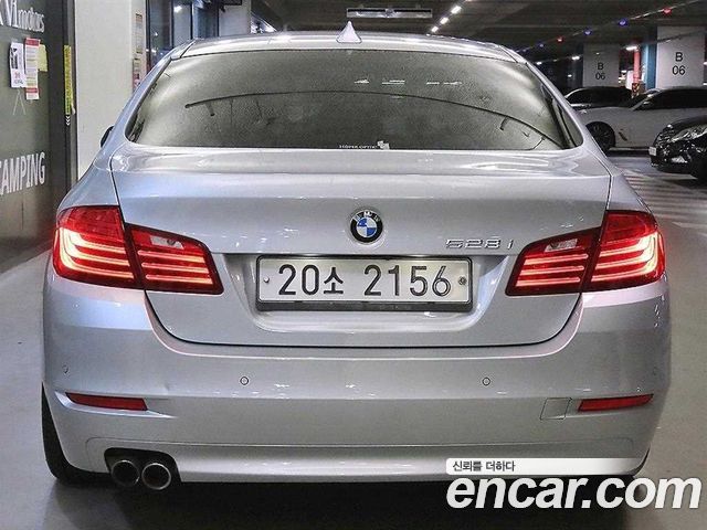 BMW 5 Series (F10) 528i 2015 — фото 5
