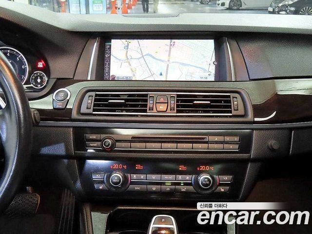 BMW 5 Series (F10) 528i 2015 — фото 15