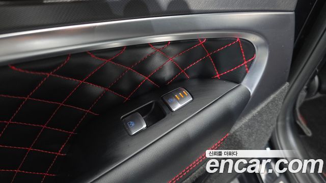 Genesis G70 Shooting Brake Gasoline 2.5T 4WD 2025 — фото 36