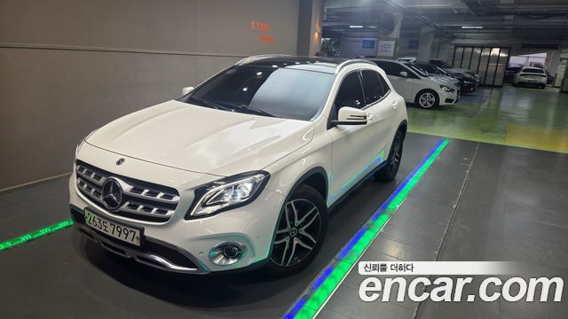 Mercedes-Benz GLA-Class (X156) GLA220 Premium