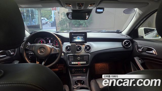 Mercedes-Benz GLA-Class (X156) GLA220 Premium 2019 — фото 9