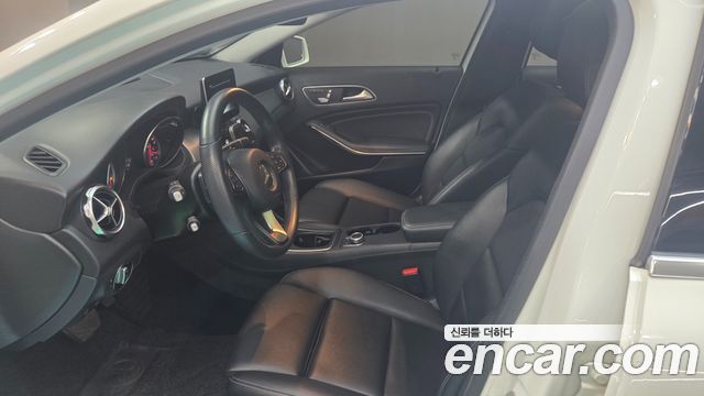 Mercedes-Benz GLA-Class (X156) GLA220 Premium 2019 — фото 10