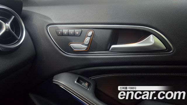 Mercedes-Benz GLA-Class (X156) GLA220 Premium 2019 — фото 18