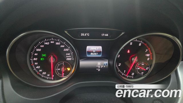Mercedes-Benz GLA-Class (X156) GLA220 Premium 2019 — фото 23