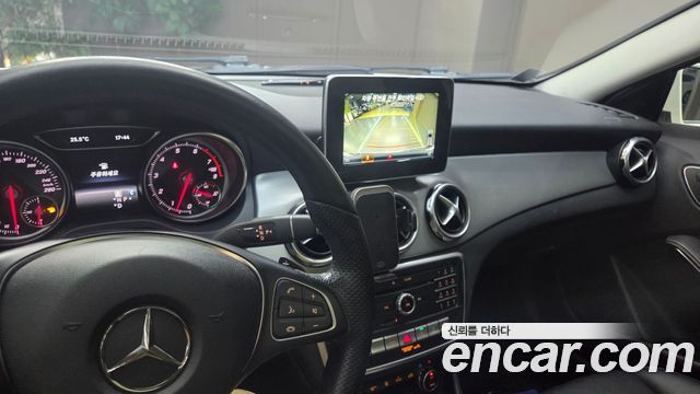 Mercedes-Benz GLA-Class (X156) GLA220 Premium 2019 — фото 24