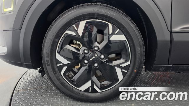 Kia Niro EV Air 2023 — фото 5