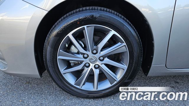 Lexus ES300h Supreme XV60 2018 — фото 5