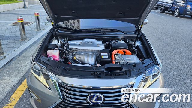 Lexus ES300h Supreme XV60 2018 — фото 6