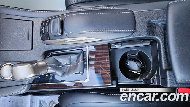 Lexus ES300h Supreme XV60 2018 — фото 7