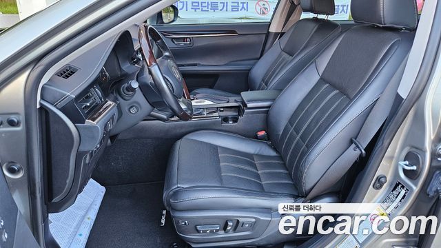 Lexus ES300h Supreme XV60 2018 — фото 9