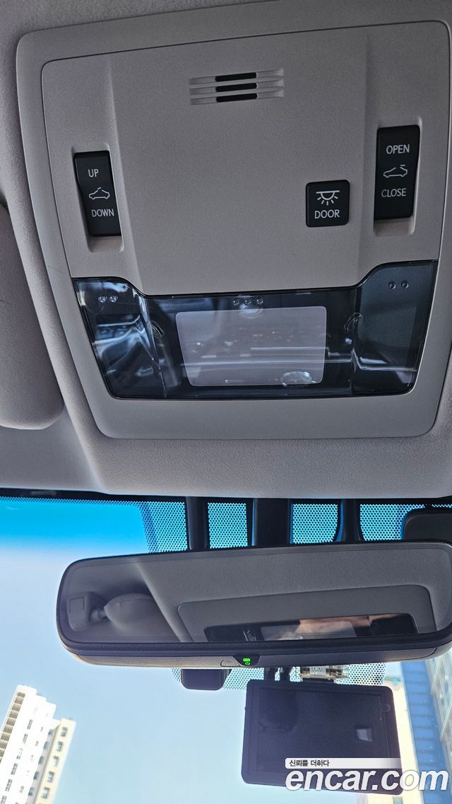 Lexus ES300h Supreme XV60 2018 — фото 14