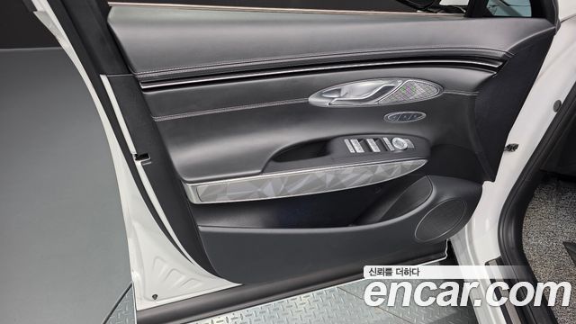 Genesis GV70 2.5T Gasoline AWD 2022 — фото 24