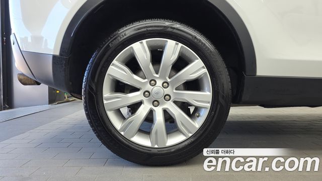 Land Rover Discovery Sport 2.2 SD4 HSE Luxury 2015 — фото 5