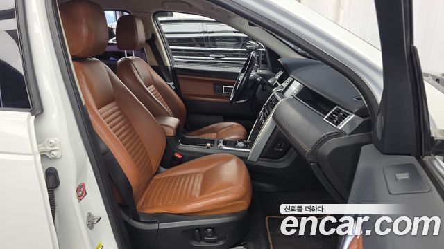 Land Rover Discovery Sport 2.2 SD4 HSE Luxury 2015 — фото 11