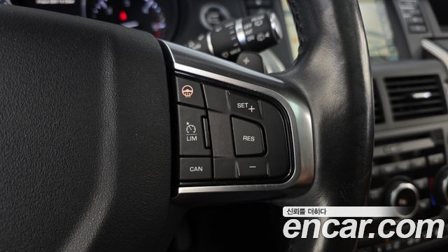 Land Rover Discovery Sport 2.2 SD4 HSE Luxury 2015 — фото 17