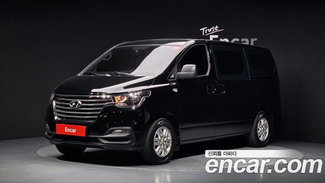 Hyundai Grand Starex Van 3-Seater Smart