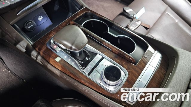 Kia K9 3.8 GDI AWD PlatinumⅡ 2019 — фото 9