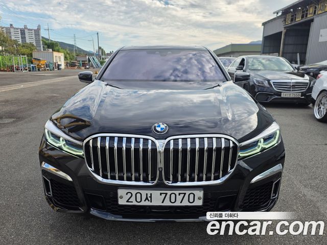 BMW 7 Series (G11) 750Li xDrive Luxury