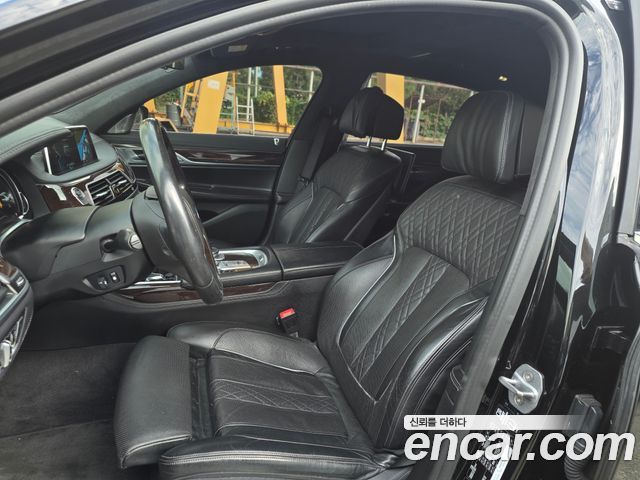 BMW 7 Series (G11) 750Li xDrive Luxury 2016 — фото 8