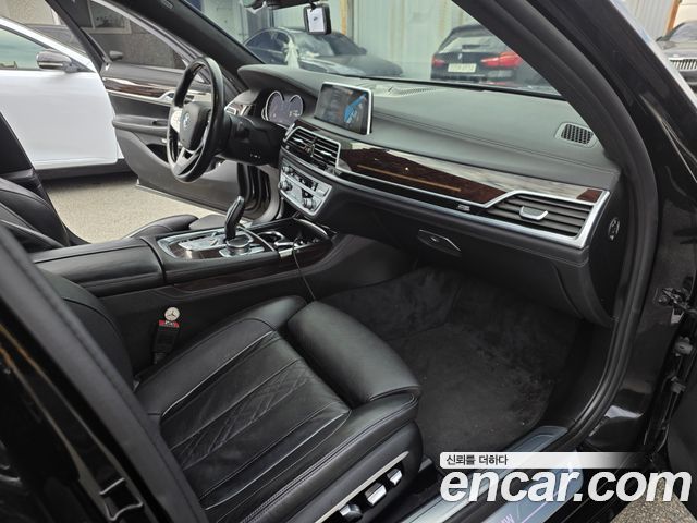 BMW 7 Series (G11) 750Li xDrive Luxury 2016 — фото 11