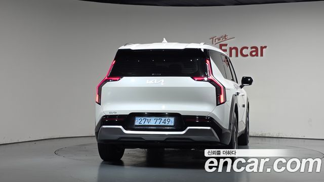 Kia EV9 Long Range 2WD Earth 2024 — фото 4