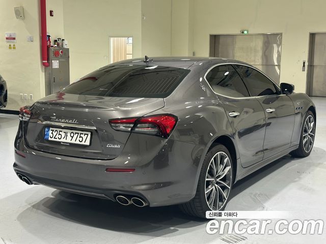 Maserati Ghibli 2.0 GT 3rd 2023 — фото 2