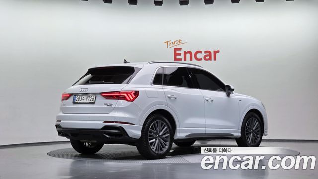 Audi Q3 (F3) 35 TDI Quattro Premium 2023 — фото 2