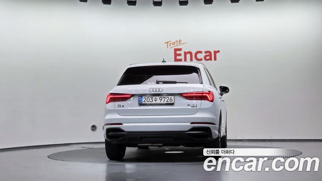 Audi Q3 (F3) 35 TDI Quattro Premium 2023 — фото 4