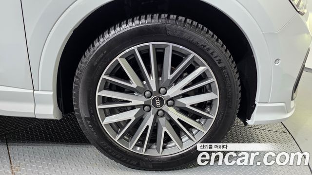 Audi Q3 (F3) 35 TDI Quattro Premium 2023 — фото 5
