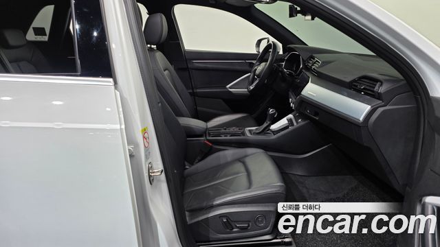 Audi Q3 (F3) 35 TDI Quattro Premium 2023 — фото 11
