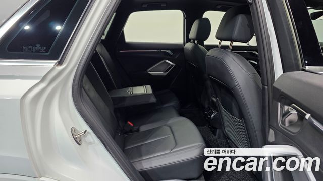 Audi Q3 (F3) 35 TDI Quattro Premium 2023 — фото 12