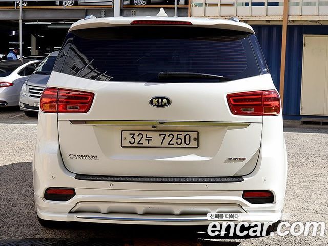 Kia Carnival Gasoline 9-Seater Noblesse Special 2019 — фото 3