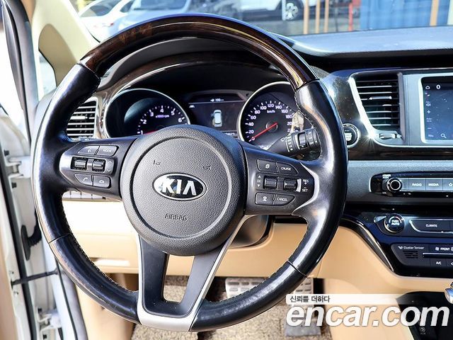 Kia Carnival Gasoline 9-Seater Noblesse Special 2019 — фото 7