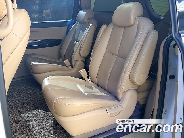 Kia Carnival Gasoline 9-Seater Noblesse Special 2019 — фото 10