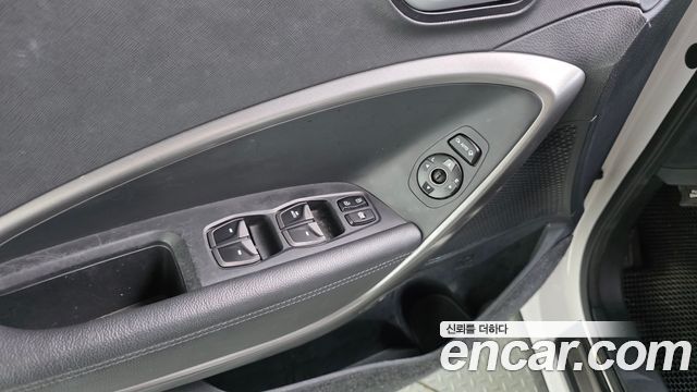 Hyundai Santa Fe (DM) Diesel(e-VGT) 2.0 2WD Premium 2015 — фото 17