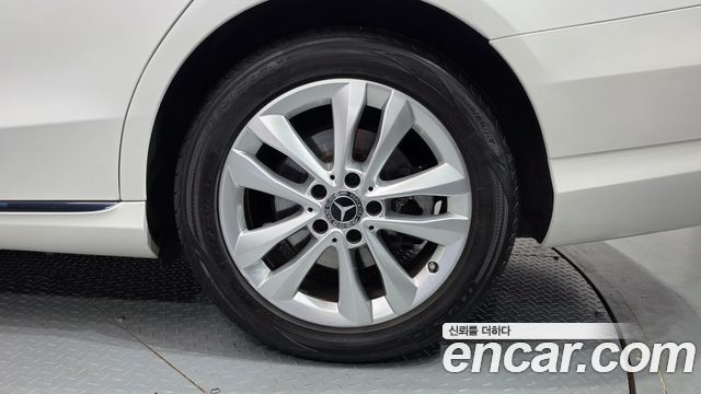 Mercedes-Benz C-Class (W205) C220 d Avantgarde 2019 — фото 21