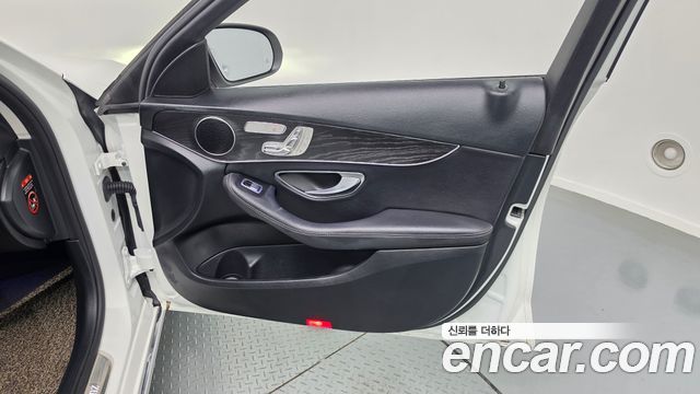 Mercedes-Benz C-Class (W205) C220 d Avantgarde 2019 — фото 24