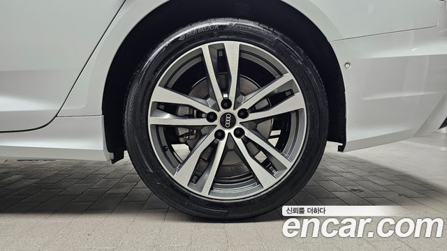 Audi A6 (C8) 45 TFSI Premium 2023 — фото 21