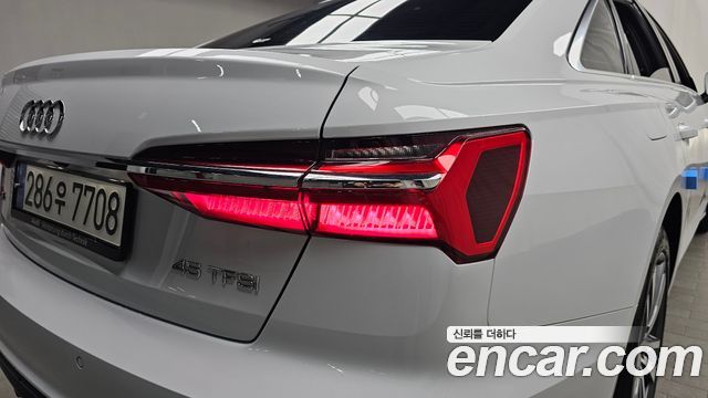 Audi A6 (C8) 45 TFSI Premium 2023 — фото 23