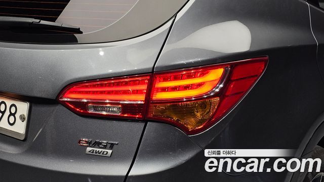 Hyundai Santa Fe (DM) Diesel(e-VGT) 2.0 4WD Exclusive Special 2015 — фото 23