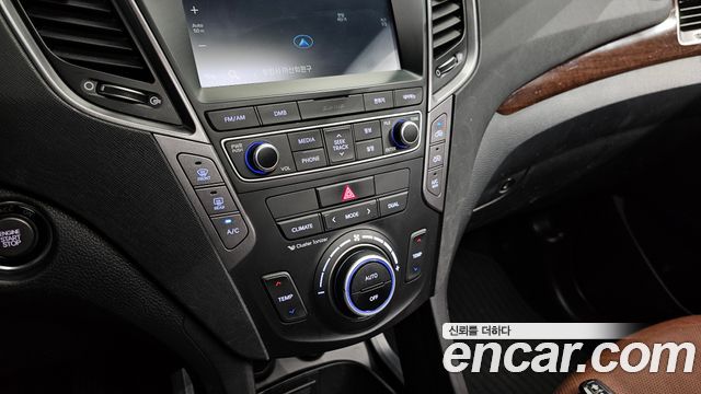 Hyundai Santa Fe (DM) Diesel(e-VGT) 2.0 4WD Exclusive Special 2015 — фото 33