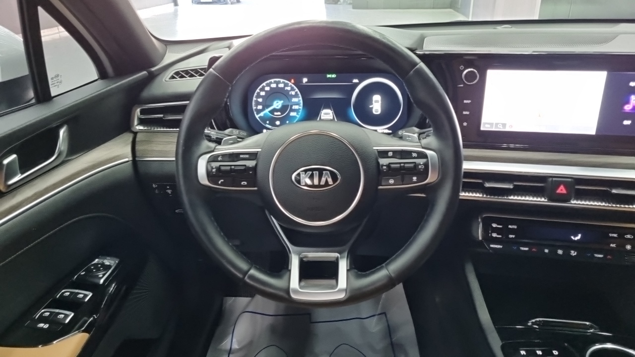 Kia K5 (III) 2.0 Noblesse 2021 — фото 16