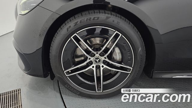 Mercedes-Benz E-Class (W214) E300 4MATIC AMG Line 2025 — фото 5
