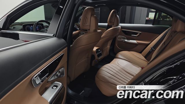 Mercedes-Benz E-Class (W214) E300 4MATIC AMG Line 2025 — фото 26