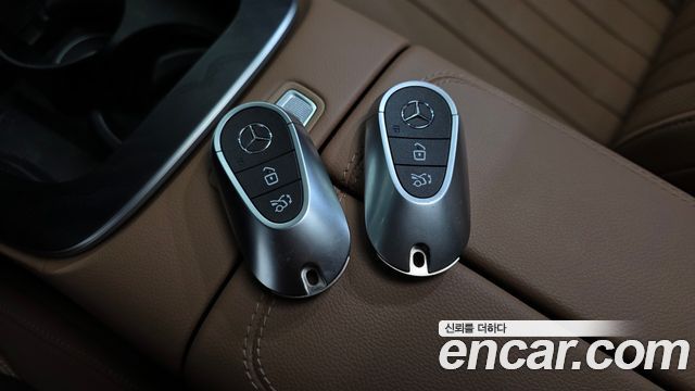 Mercedes-Benz E-Class (W214) E300 4MATIC AMG Line 2025 — фото 31
