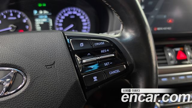 Hyundai Grandeur (IG) 3.0 Exclusive Special 2018 — фото 15