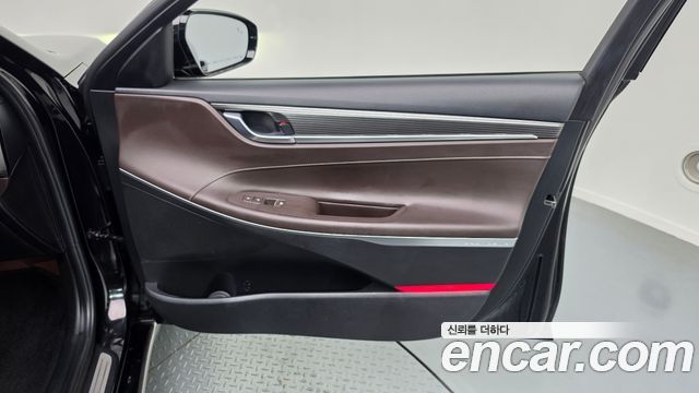 Hyundai Grandeur (IG) 3.0 Exclusive Special 2018 — фото 24