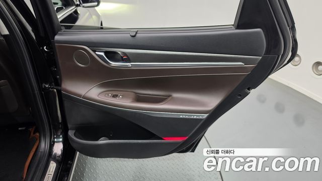 Hyundai Grandeur (IG) 3.0 Exclusive Special 2018 — фото 25