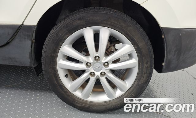 Hyundai Tucson ix Diesel 2WD LX20 Luxury 2013 — фото 21